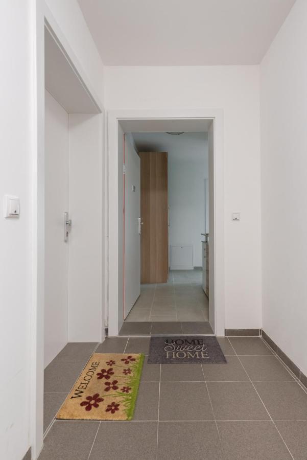 Gruene Ruhelage, 20 Minuten Ins Zentrum Und Parkgarage Wenen Buitenkant foto