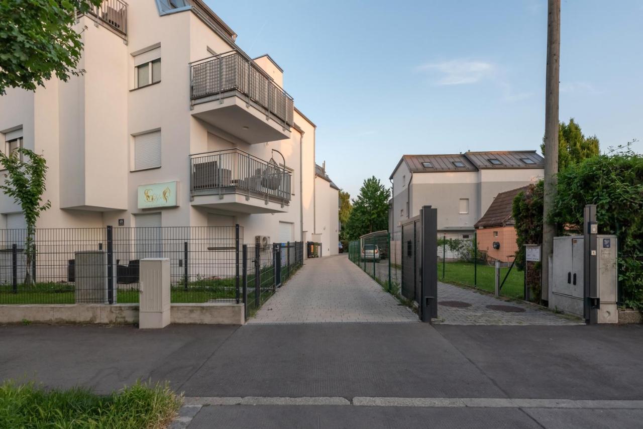 Gruene Ruhelage, 20 Minuten Ins Zentrum Und Parkgarage Wenen Buitenkant foto