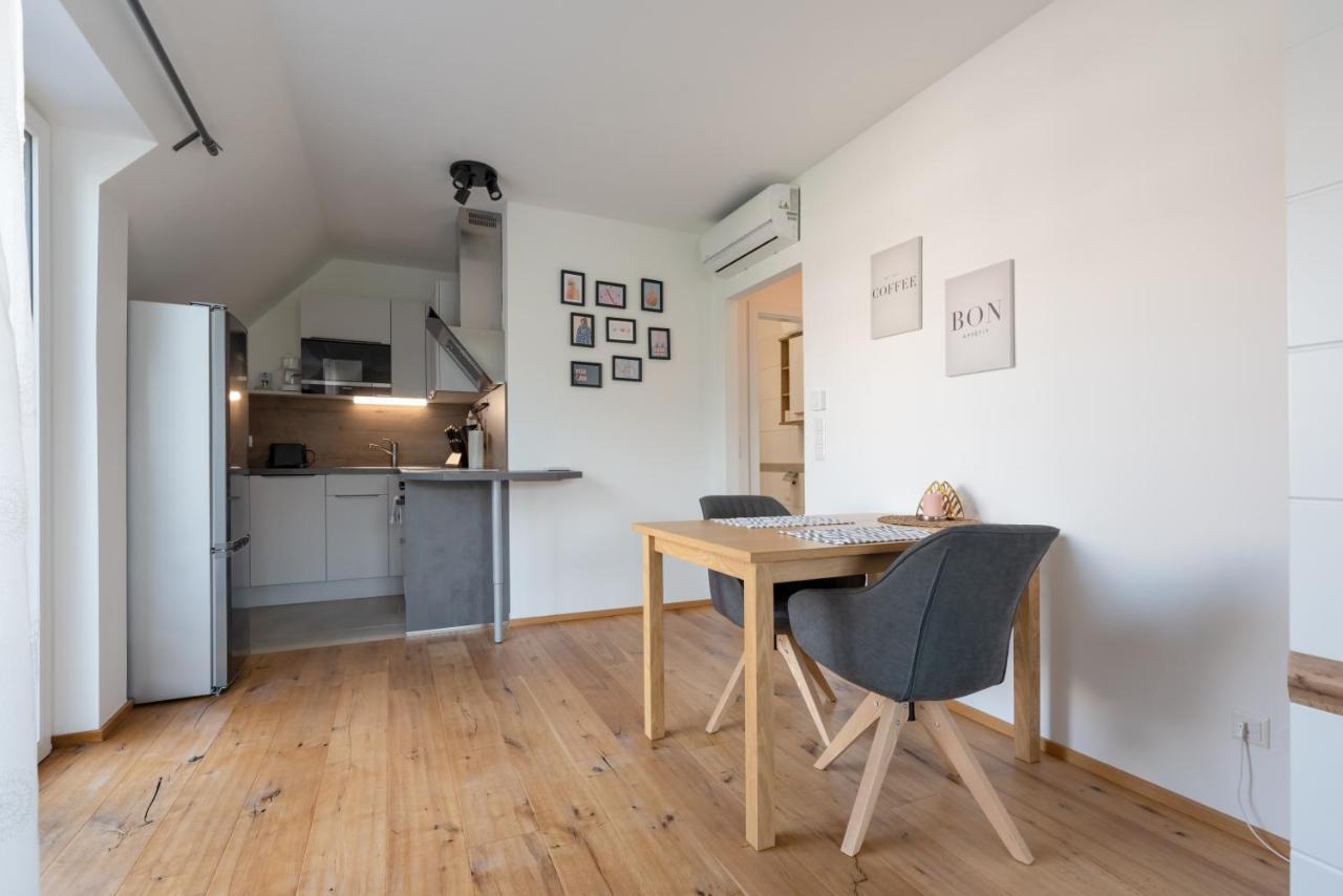 Gruene Ruhelage, 20 Minuten Ins Zentrum Und Parkgarage Wenen Buitenkant foto