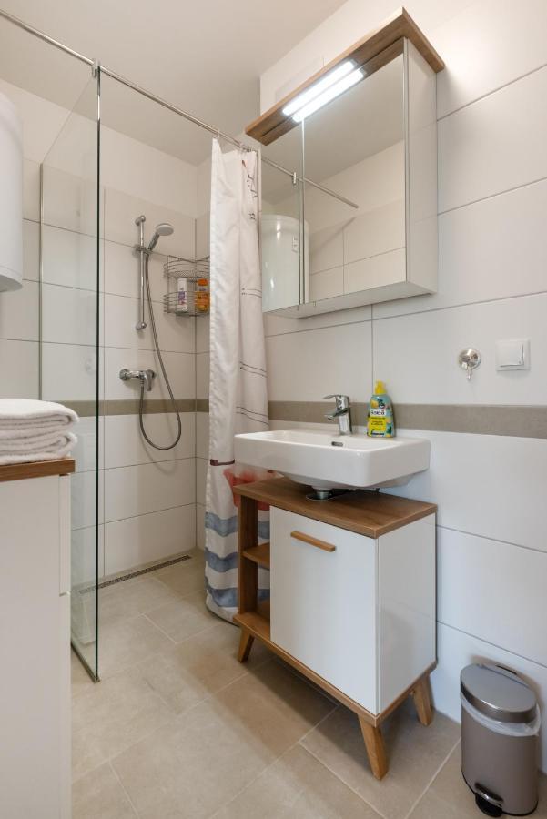 Gruene Ruhelage, 20 Minuten Ins Zentrum Und Parkgarage Wenen Buitenkant foto